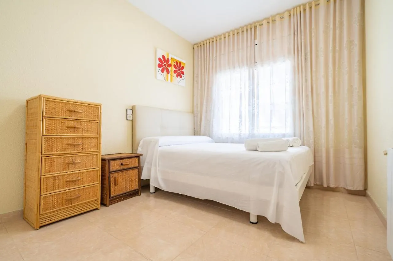 Homeholidaysrentals Dona - Costa Barcelona Pineda de Mar 0*,  Espanha