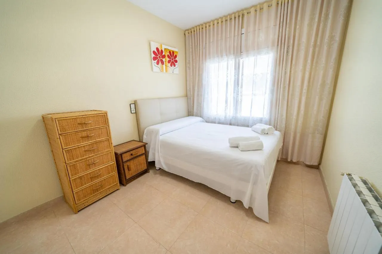 Homeholidaysrentals Dona - Costa Barcelona Pineda de Mar 0*,