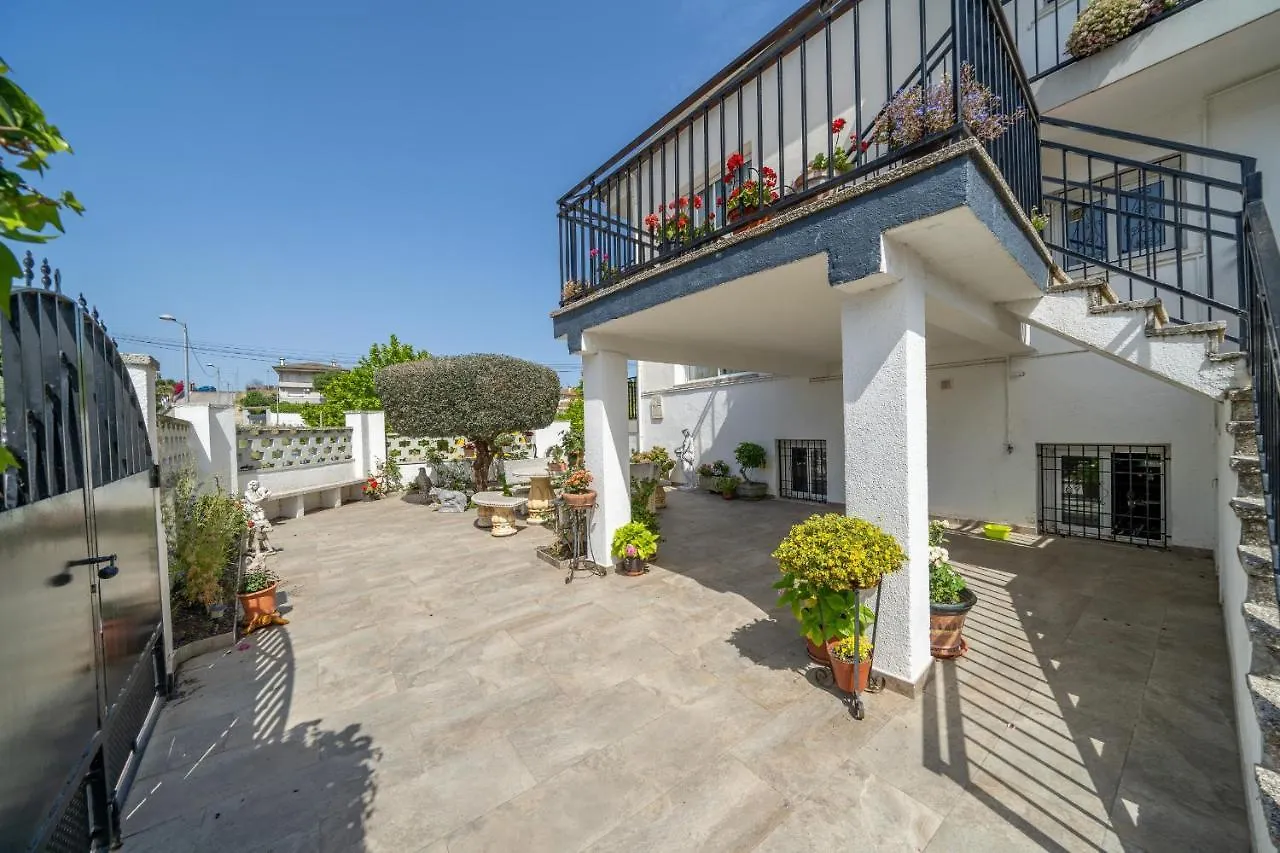 Homeholidaysrentals Dona - Costa Barcelona Pineda de Mar 0*,